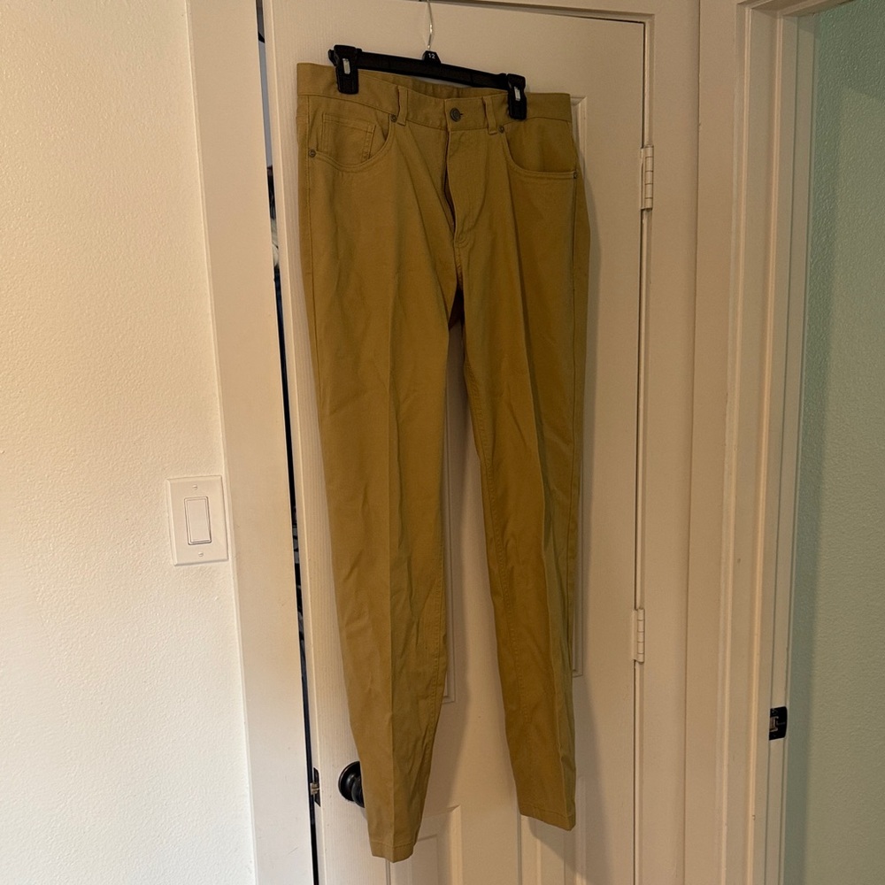 Charles Tyrwhitt Men's Khaki Chinos